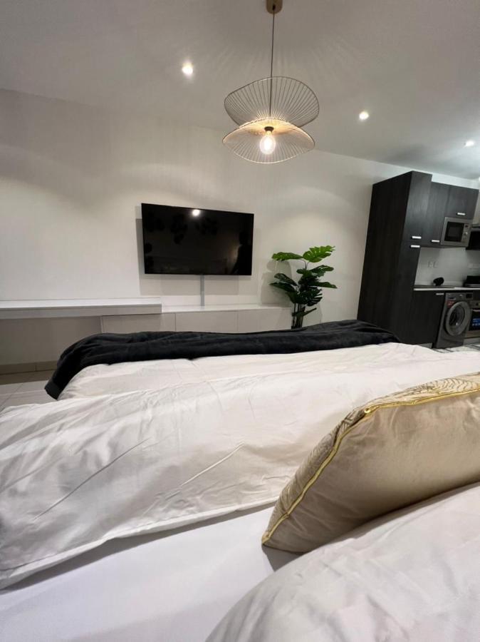 The Lennox Luxury Apartment 아크라 외부 사진